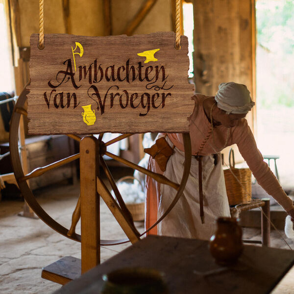 Ambachten Van Vroeger | PreHistorisch Dorp