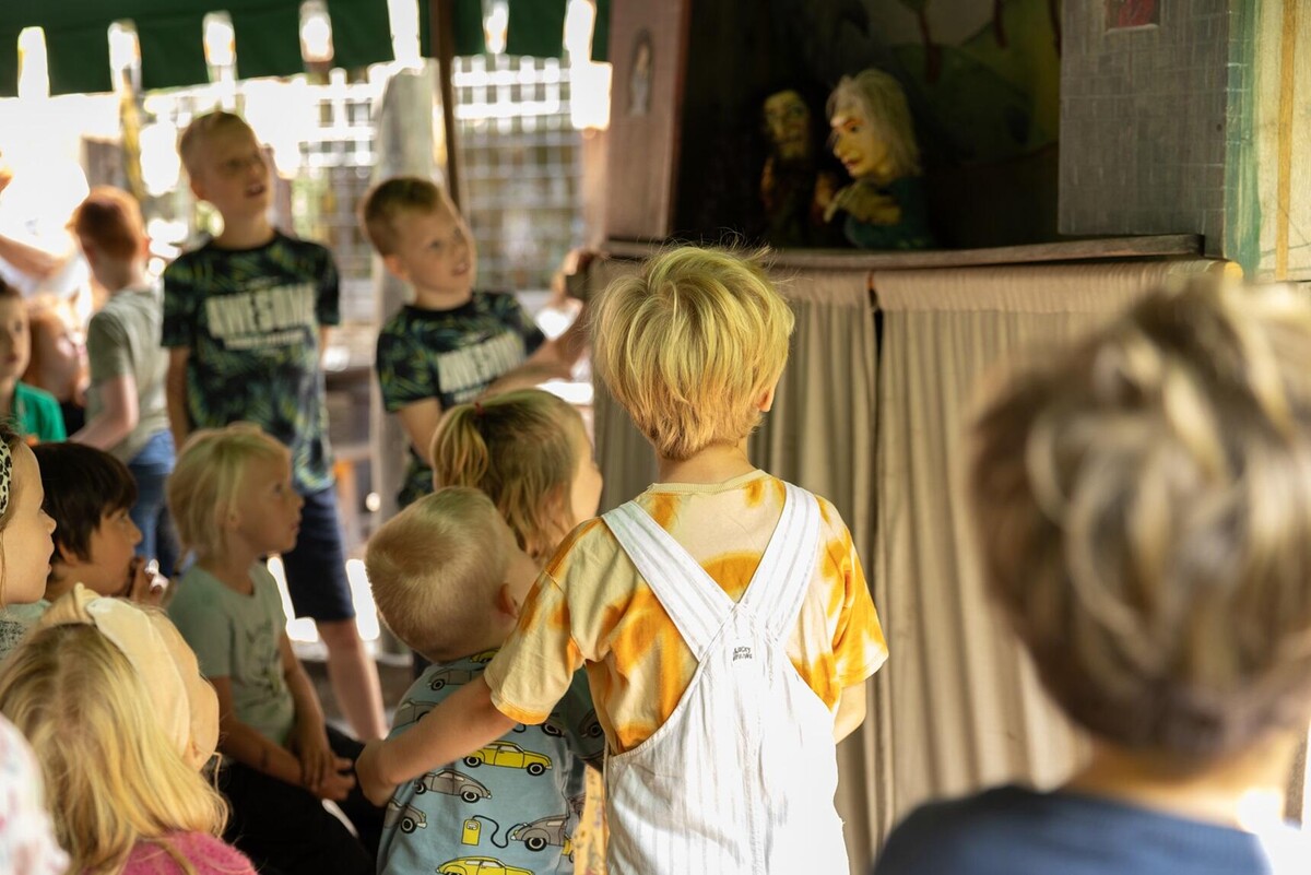 Dagelijks poppenkastvoorstelling